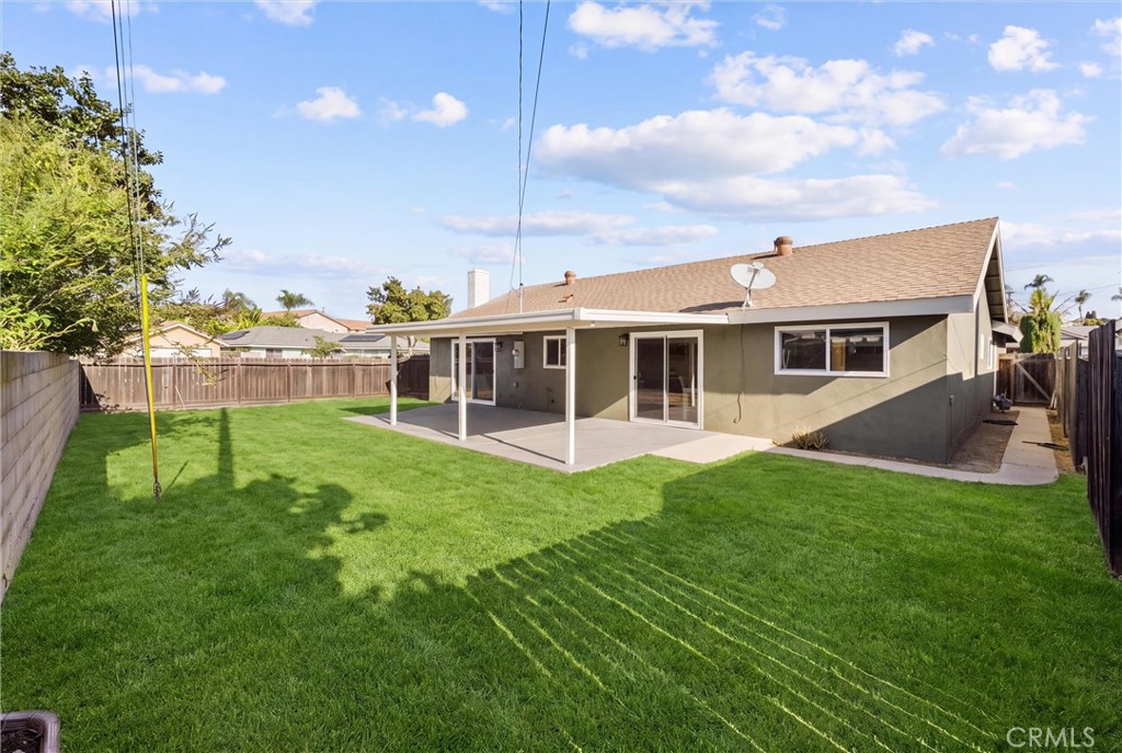 * Virtual Grass Added * - 16051 Shasta St, Fountain Valley CA 92708 - photo 33