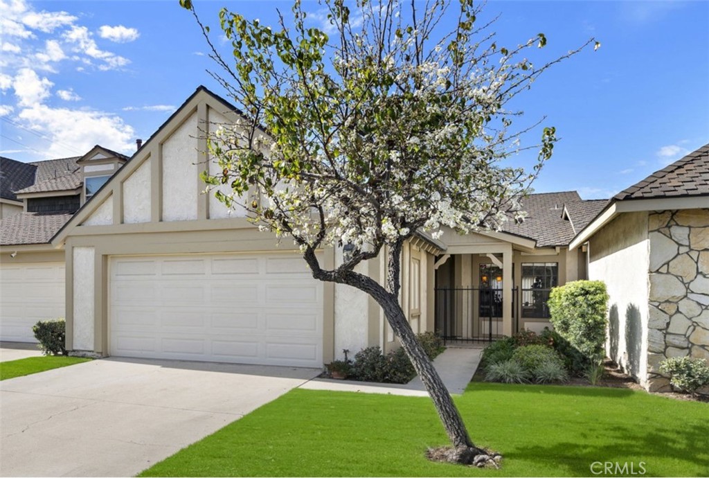 Absolutely stunning 3 BD, 2 BA, Townhome with 1,566 SF - 16971 Kawai Court, Fountain Valley CA 92708 - photo 1