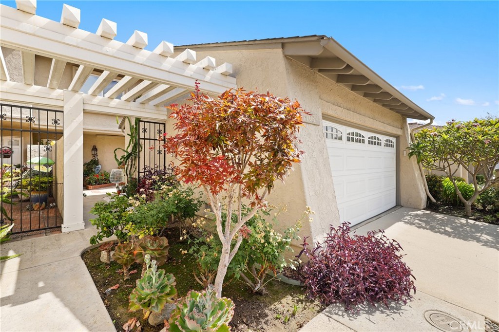 17034 Avenida Suenos, Fountain Valley CA 92708 - photo 2