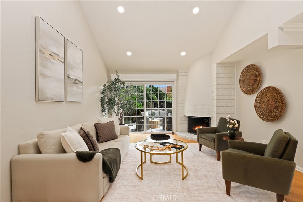 17034 Avenida Suenos, Fountain Valley CA 92708 - photo 3