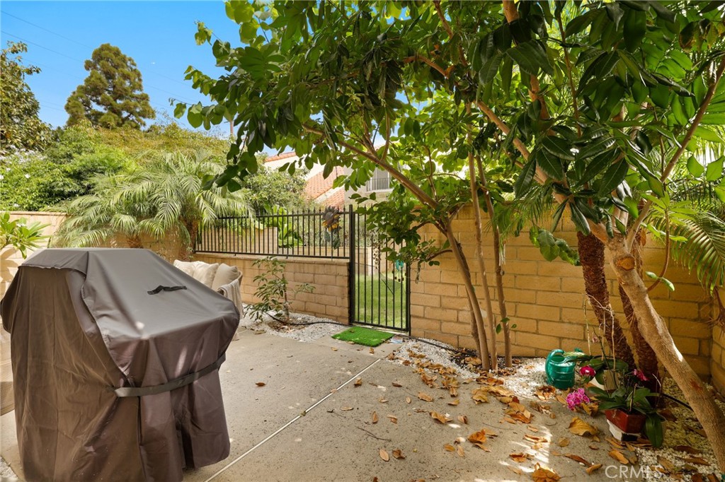 17034 Avenida Suenos, Fountain Valley CA 92708 - photo 36