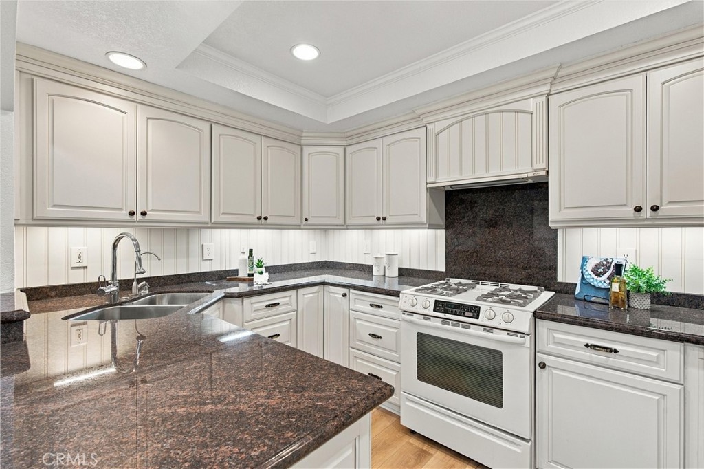 17080 Mount Lomina Court, Fountain Valley CA 92708 - photo 12