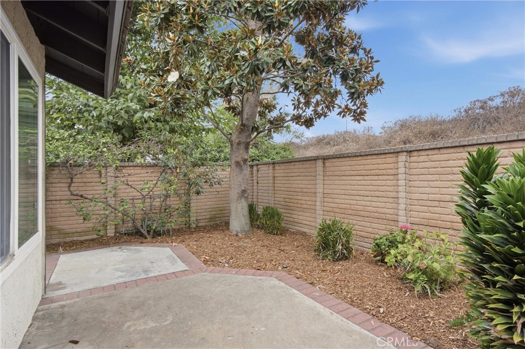 17080 Mount Lomina Court, Fountain Valley CA 92708 - photo 25