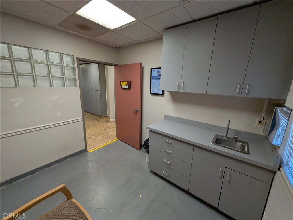 PDL - Office - exam room - 17220 125 &126 Newhope, Fountain Valley CA 92708 - photo 19