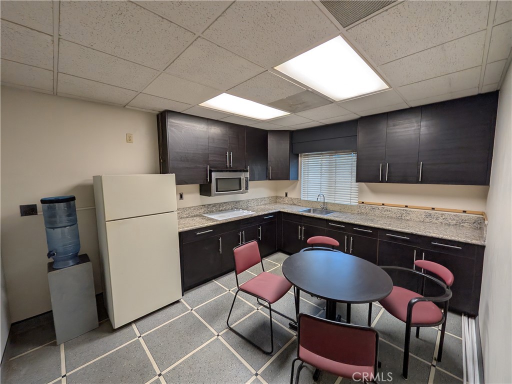 PDL - Office - kitchen - 17220 125 &126 Newhope, Fountain Valley CA 92708 - photo 27