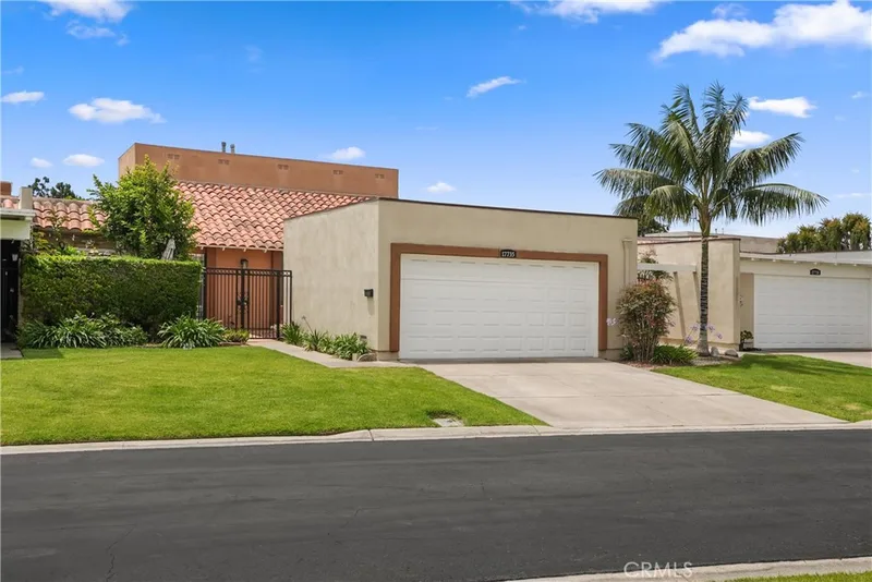 17735 Los Jardines W, Fountain Valley, CA 92708
