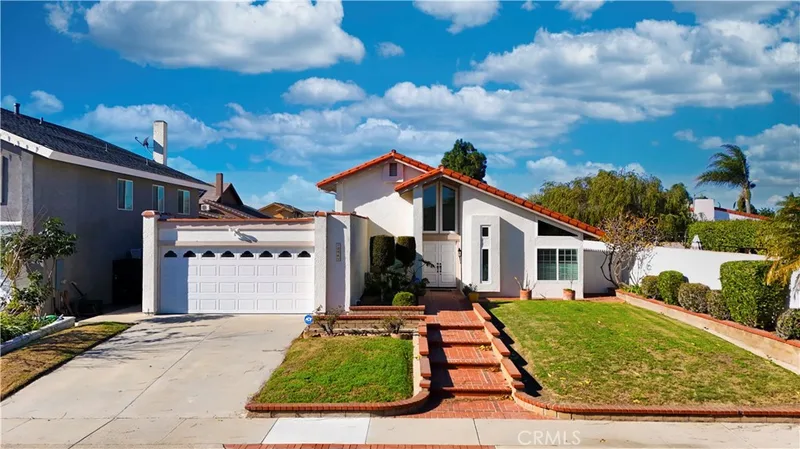 17741 Los Alamos, Fountain Valley, CA 92708