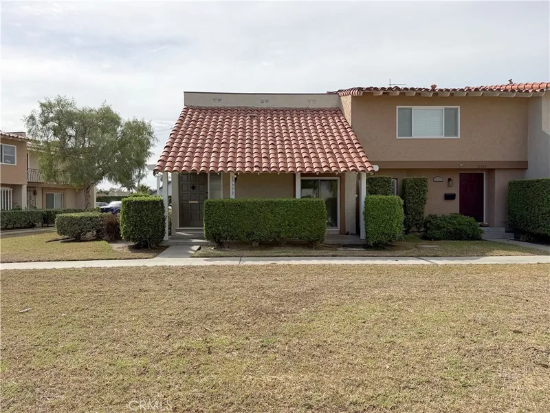 17773 La Rosa, Fountain Valley