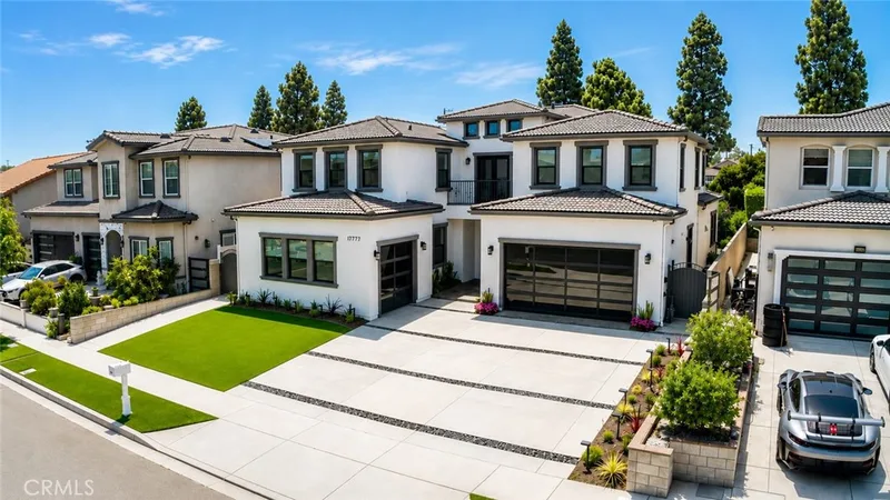 17777 Joshua Cir, Fountain Valley, CA 92708