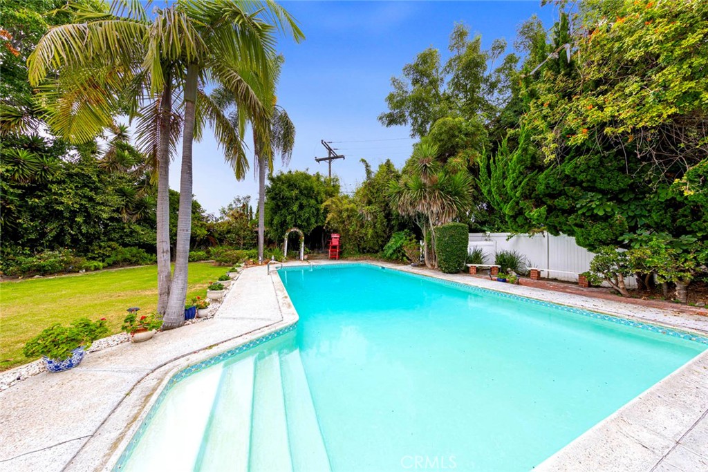 17850 Winterberry Street, Fountain Valley CA 92708 - photo 2
