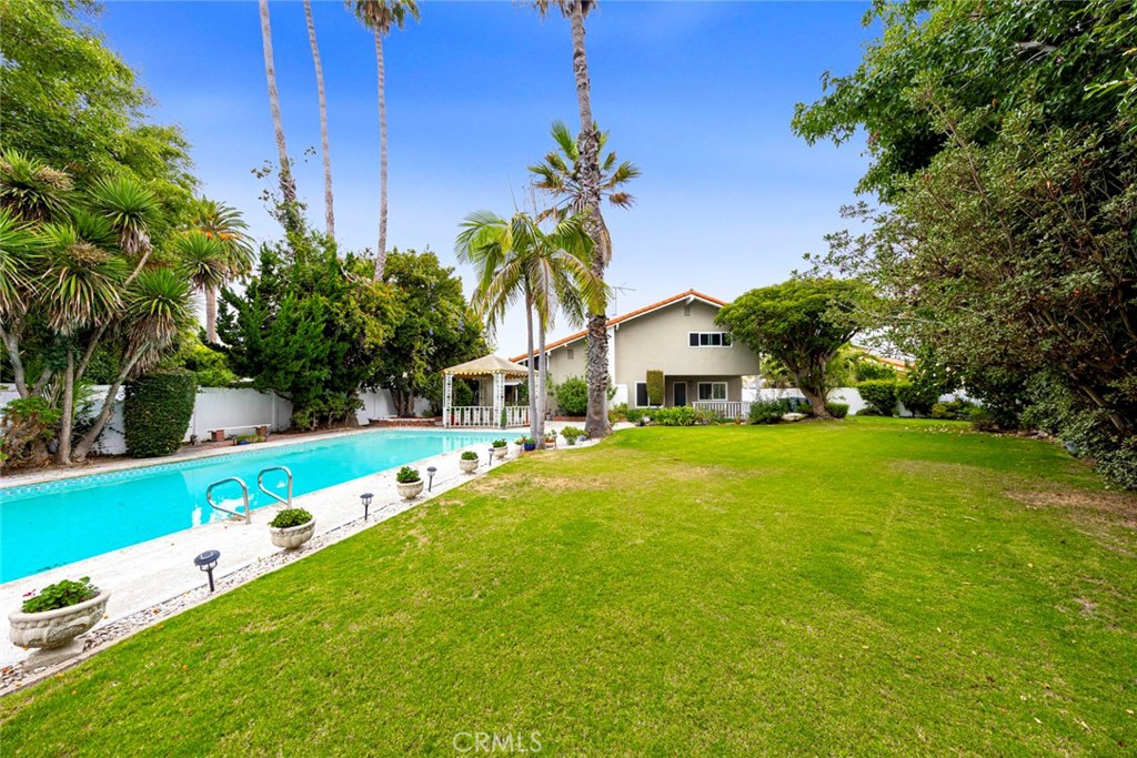 17850 Winterberry Street, Fountain Valley CA 92708 - photo 3