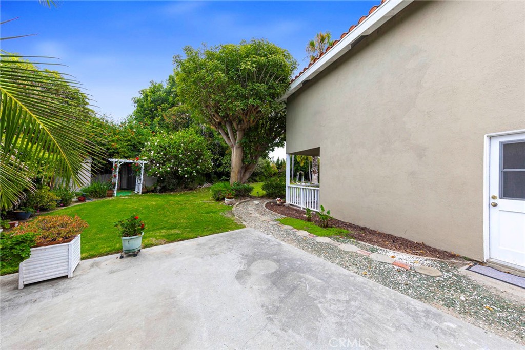 17850 Winterberry Street, Fountain Valley CA 92708 - photo 5