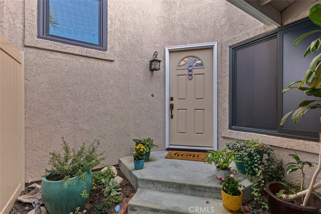 Inviting Entrance - 18261 Sanmian Court, Fountain Valley CA 92708 - photo 2