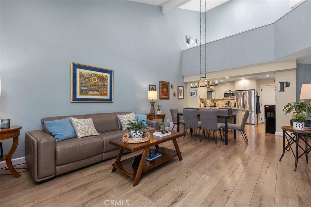 Living room - 18261 Sanmian Court, Fountain Valley CA 92708 - photo 7