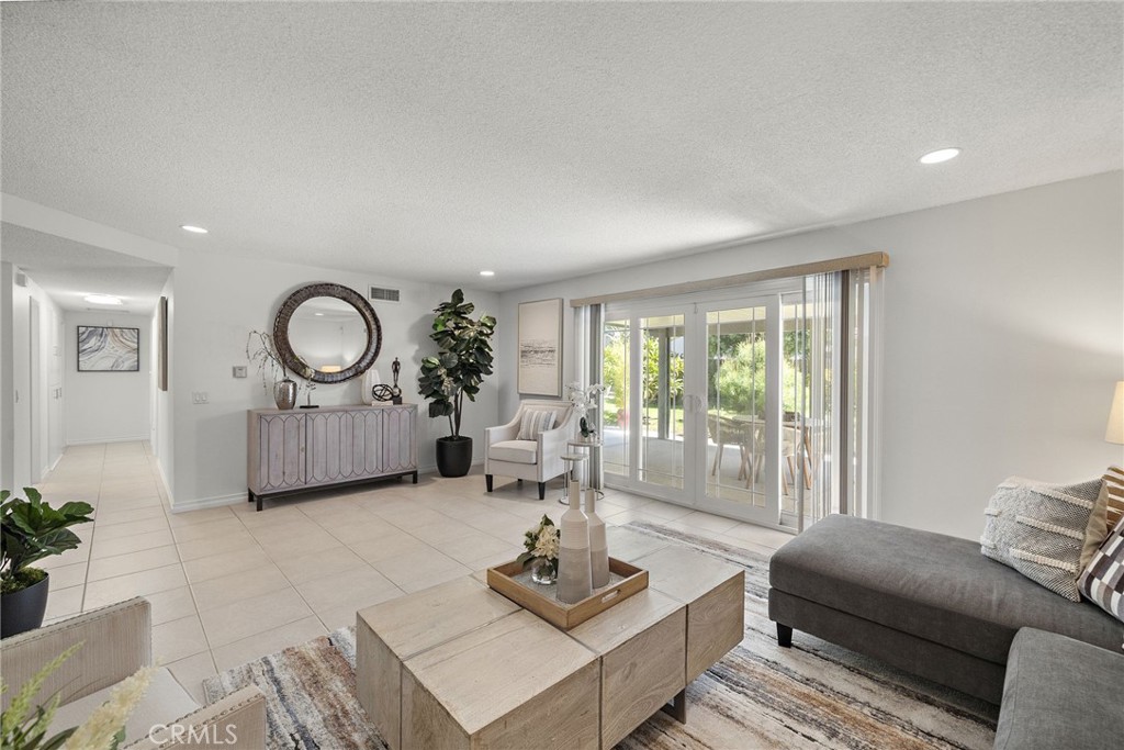 Inside-outside lives - 18474 Tamarind Street, Fountain Valley CA 92708 - photo 13