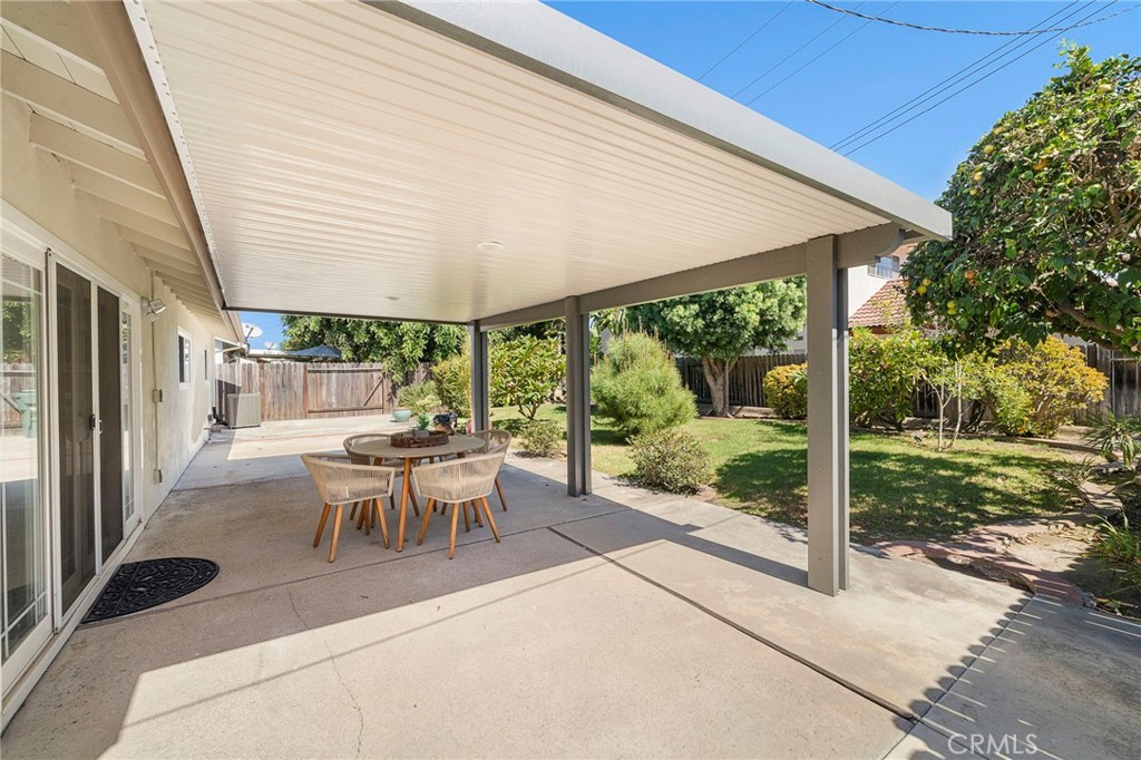 Inviting indoor-outdoor living in a highly desirable neighborhood - 18474 Tamarind Street, Fountain Valley CA 92708 - photo 25