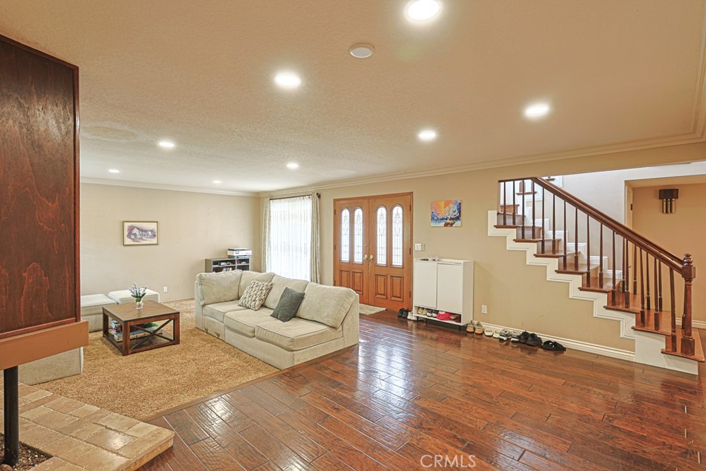 18579 Santa Andrea, Fountain Valley CA 92708 - photo 2