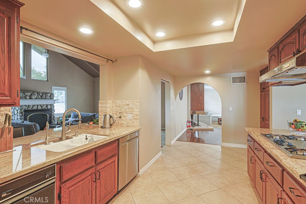 18579 Santa Andrea, Fountain Valley CA 92708 - photo 6