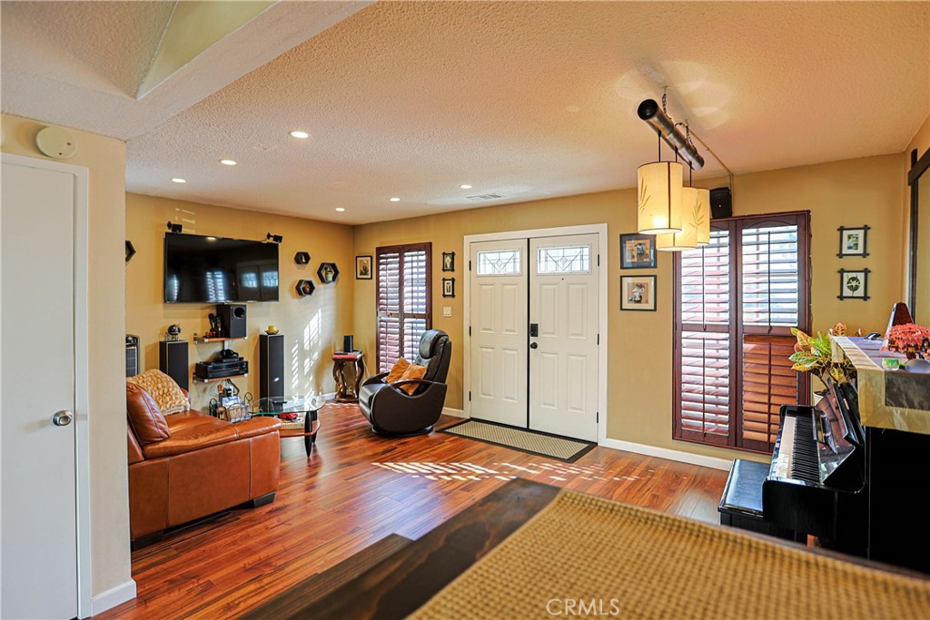 18726 Brookhurst, Fountain Valley CA 92708 - photo 4