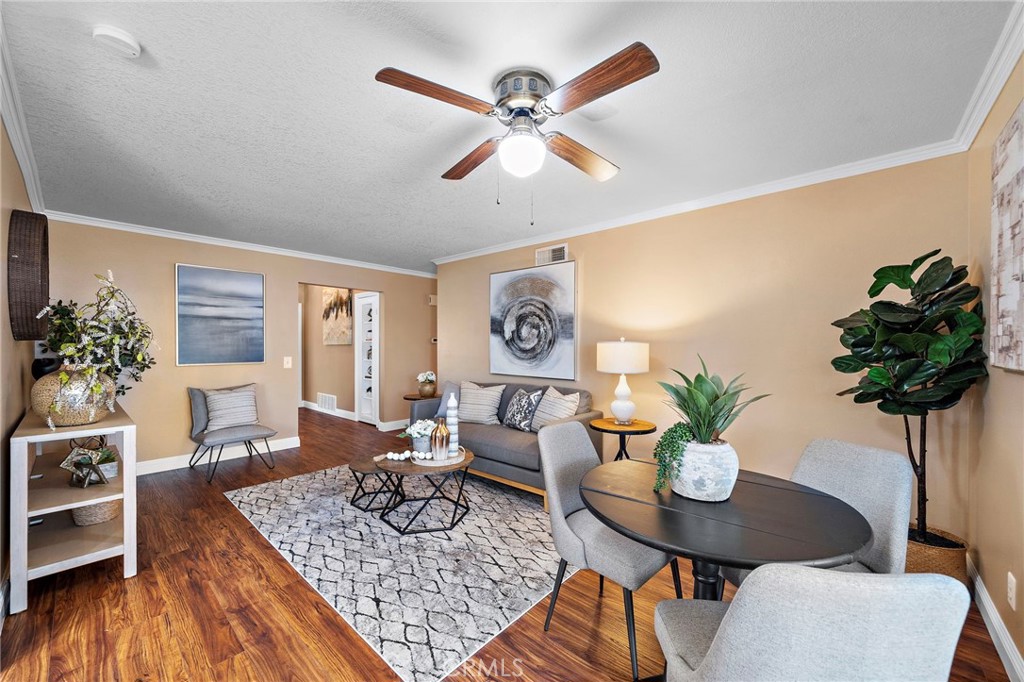 crown molding - 18898 Persimmon Circle, Fountain Valley CA 92708 - photo 14
