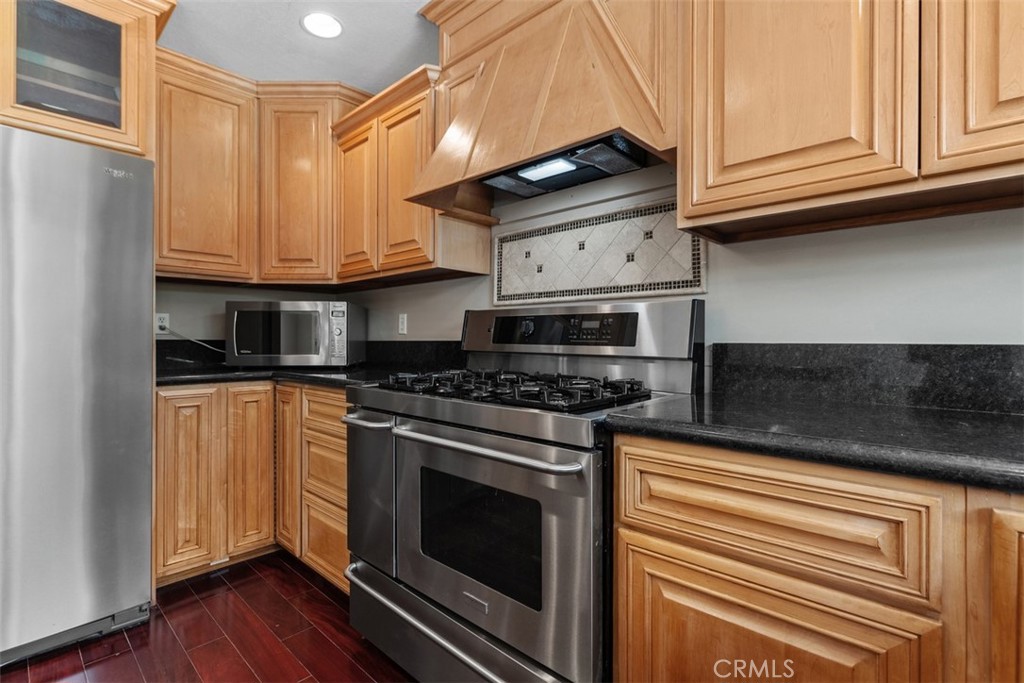 Kitchen - 18906 Acacia, Fountain Valley CA 92708 - photo 23