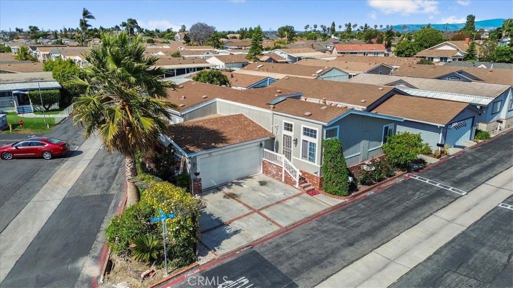 Front Exterior - 201 Crow Lane, Fountain Valley CA 92708 - photo 4