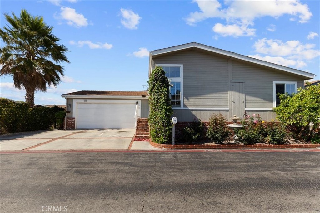 Front Exterior - 201 Crow Lane, Fountain Valley CA 92708 - photo 5