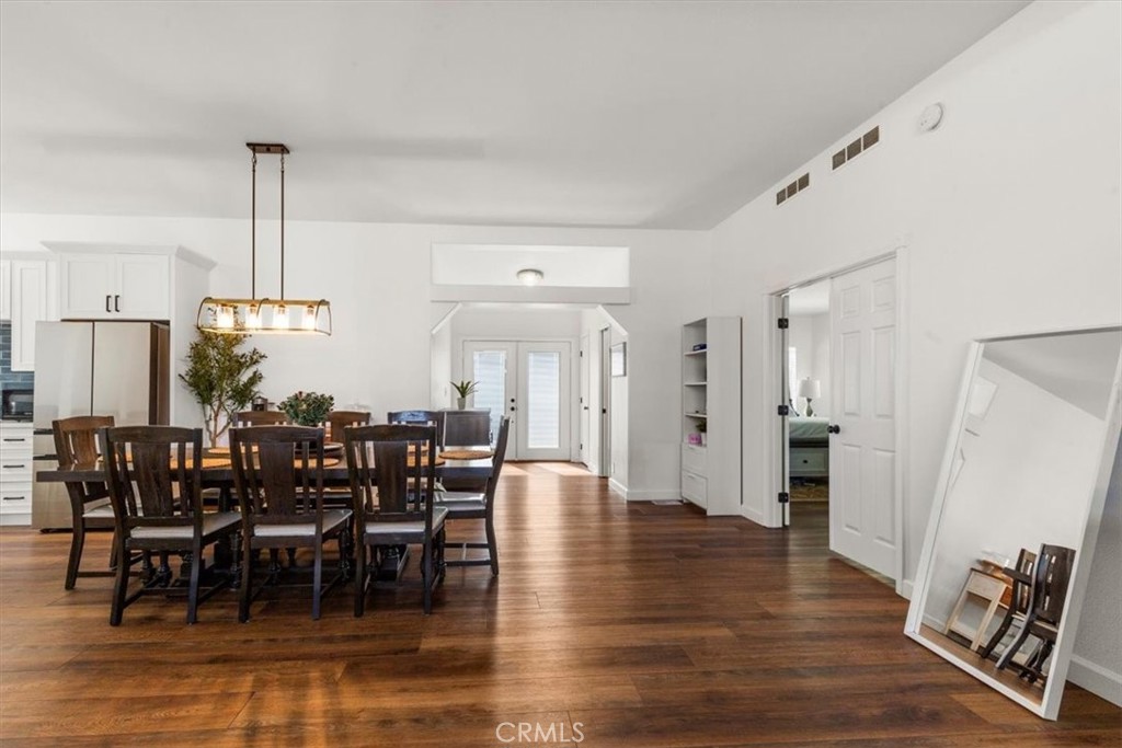 Bright Dining Space - 201 Crow Lane, Fountain Valley CA 92708 - photo 11