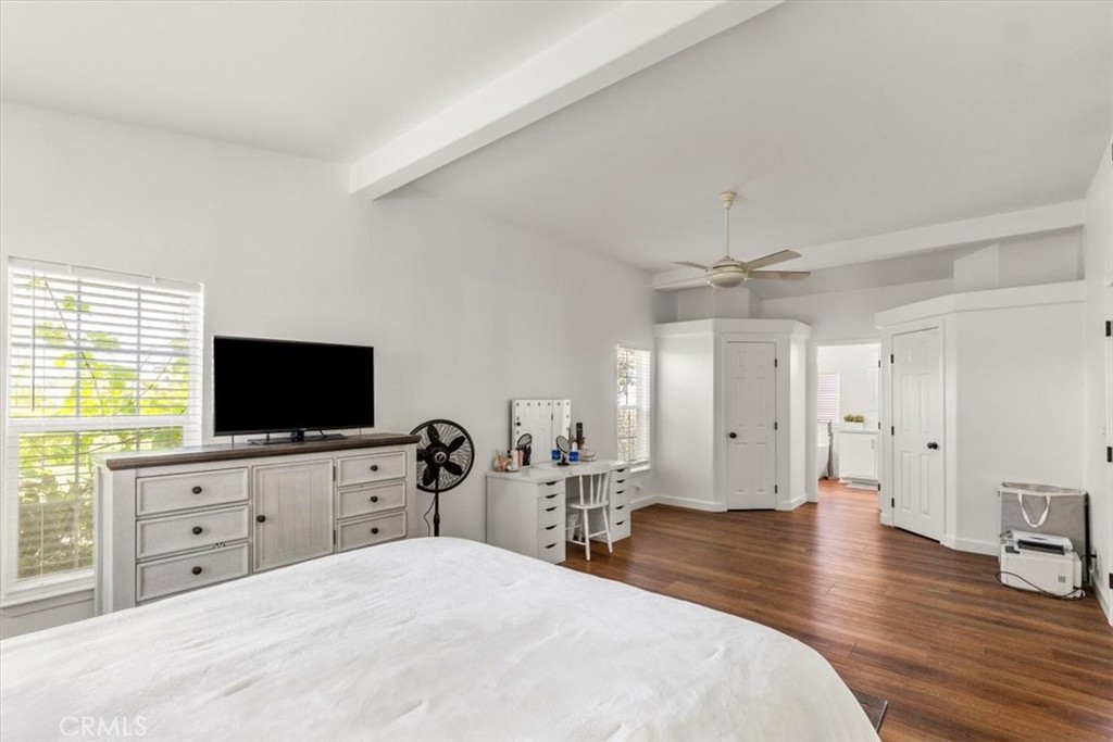 Comfortable Primary Bedroom - 201 Crow Lane, Fountain Valley CA 92708 - photo 19