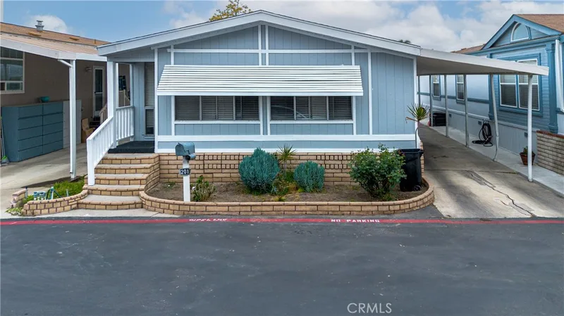 201 Road Runner, Fountain Valley, CA 92708