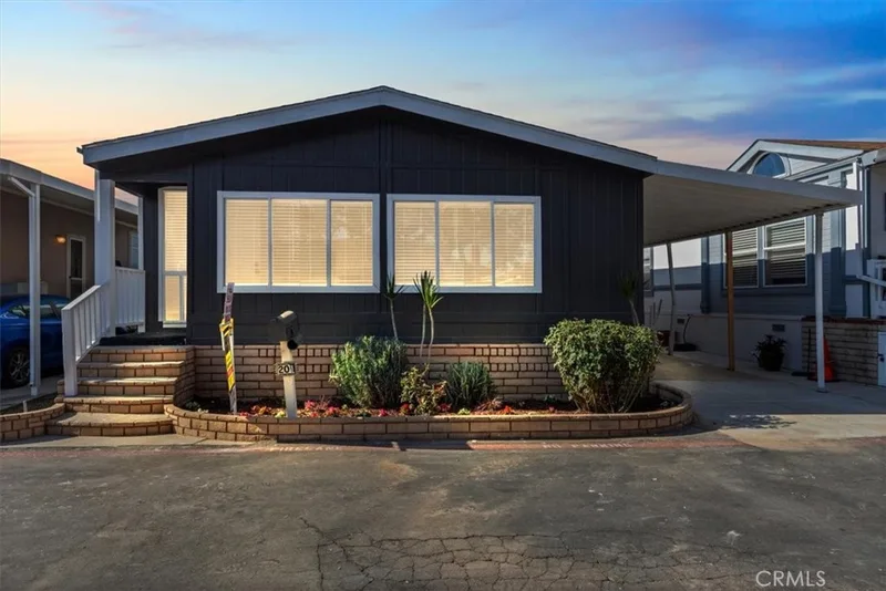 201 Road Runner Lane, Fountain Valley