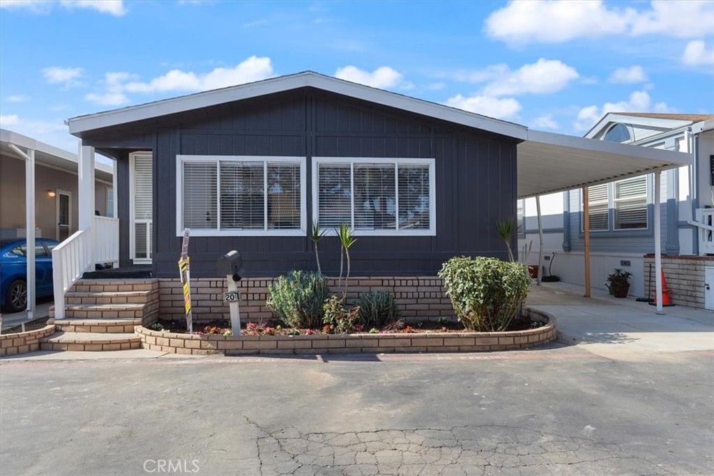 201 Road Runner Lane, Fountain Valley CA 92708 - photo 2