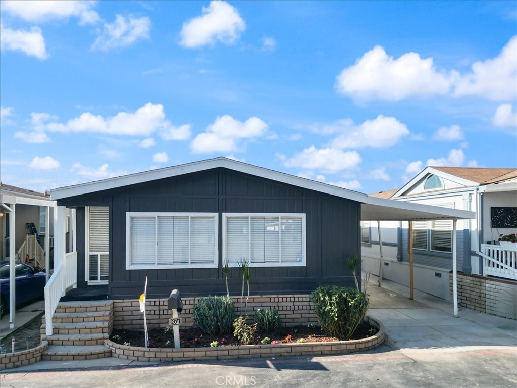 201 Road Runner Lane, Fountain Valley CA 92708 - photo 3