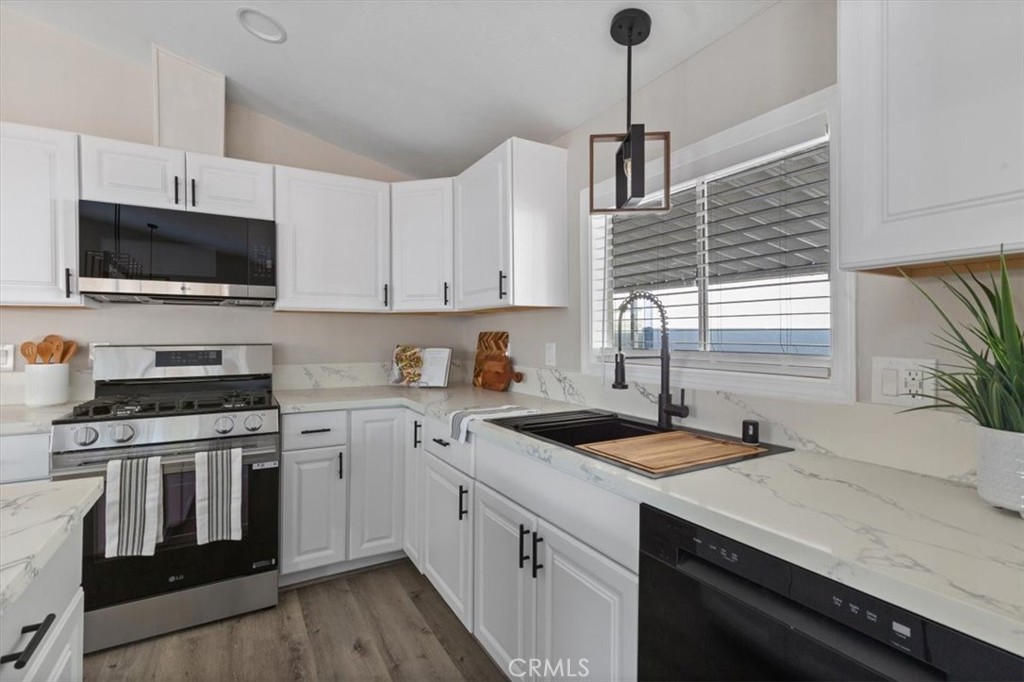 201 Road Runner Lane, Fountain Valley CA 92708 - photo 5