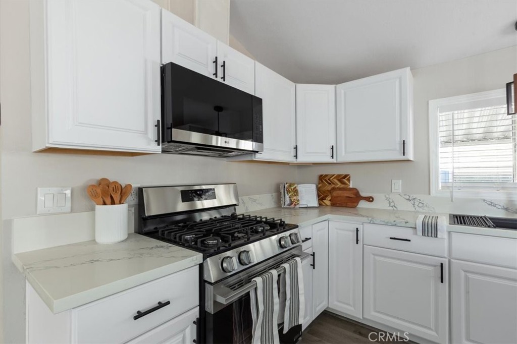 201 Road Runner Lane, Fountain Valley CA 92708 - photo 6