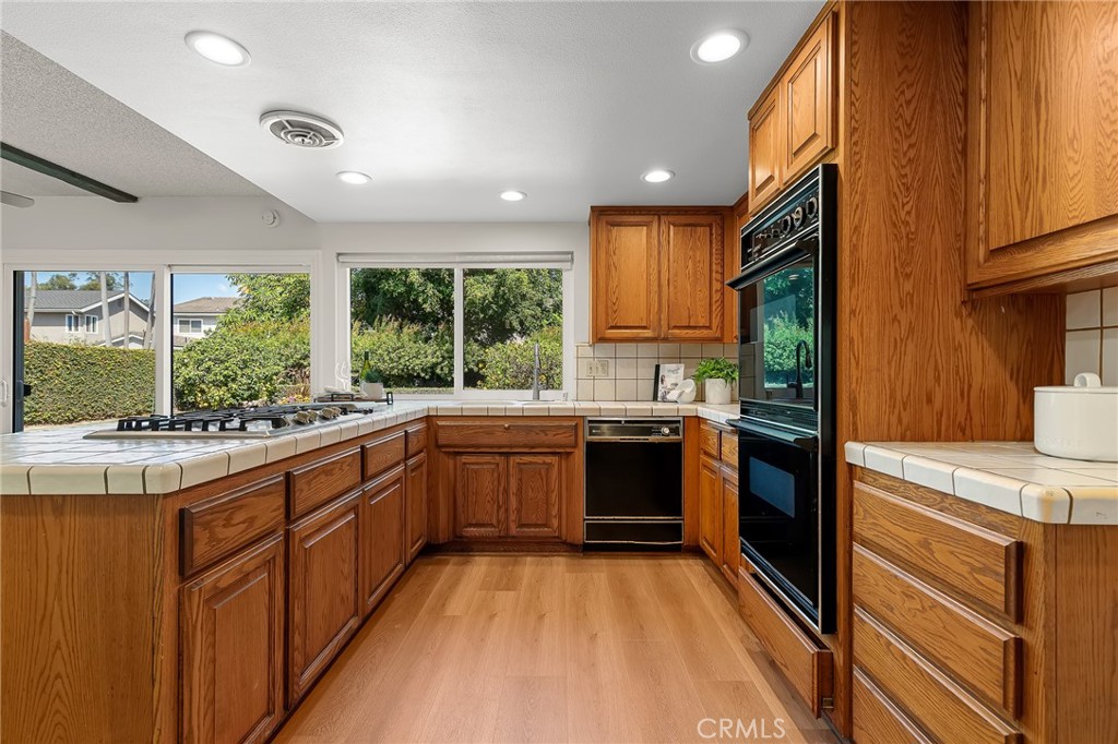 8565 Ostrich Circle, Fountain Valley CA 92708 - photo 7