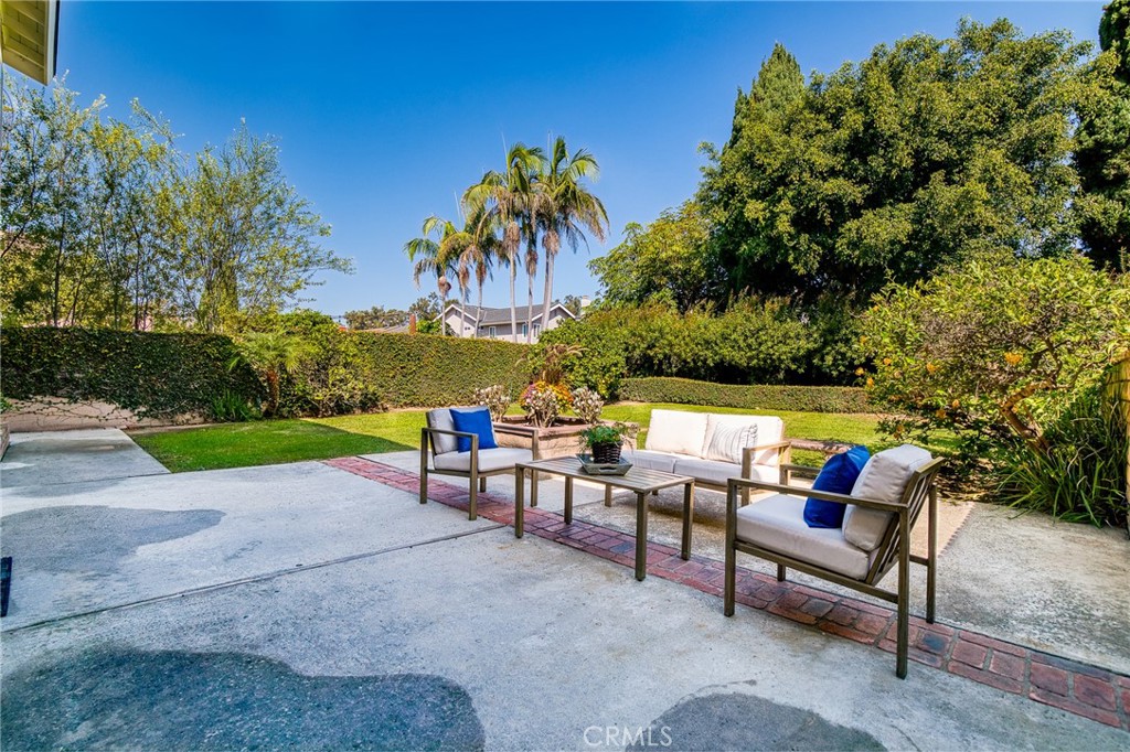 8565 Ostrich Circle, Fountain Valley CA 92708 - photo 19