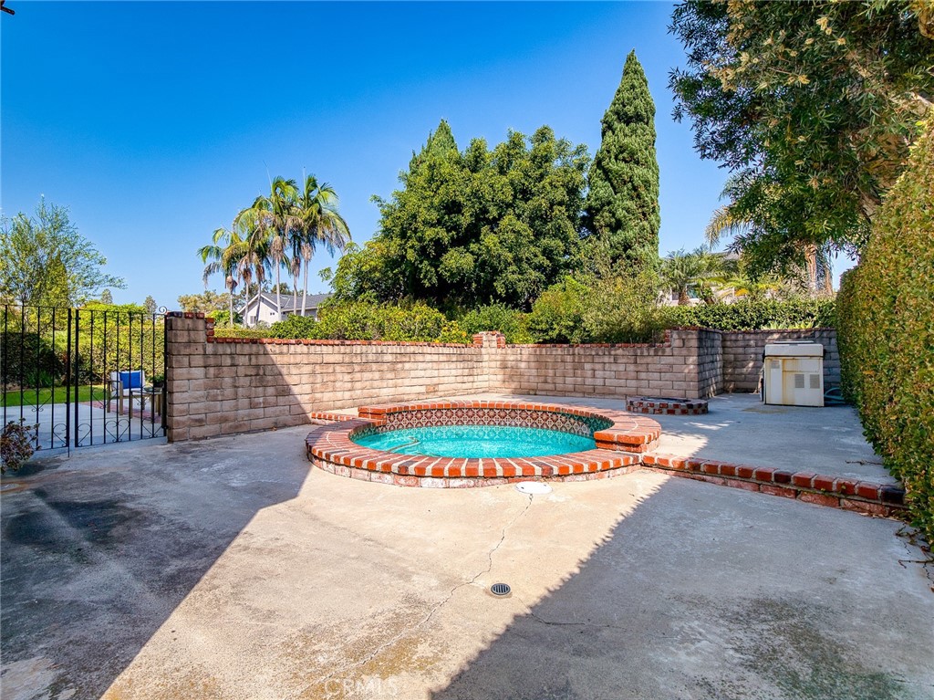 8565 Ostrich Circle, Fountain Valley CA 92708 - photo 21