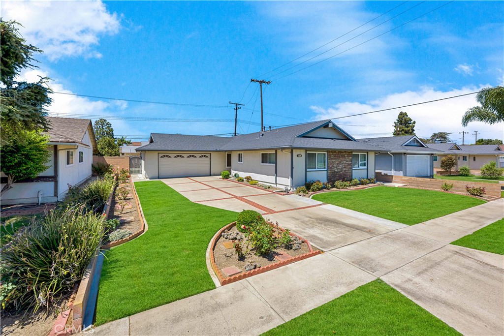 Welcome Home! Extra long driveway - 9413 Toucan, Fountain Valley CA 92708 - photo 1