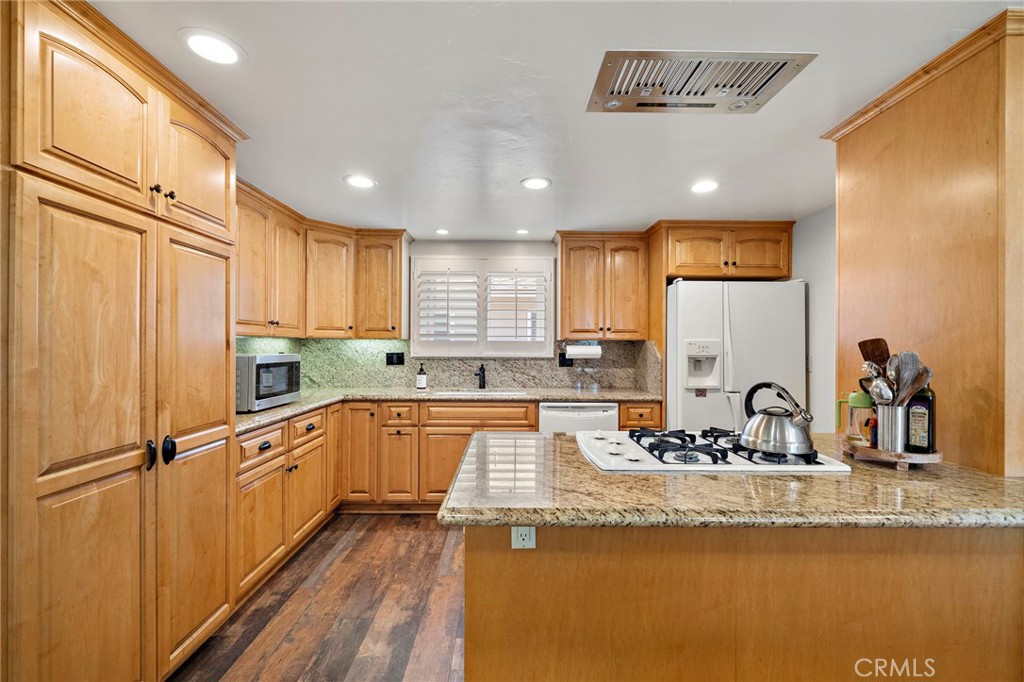 9551 Starling, Fountain Valley CA 92708 - photo 4