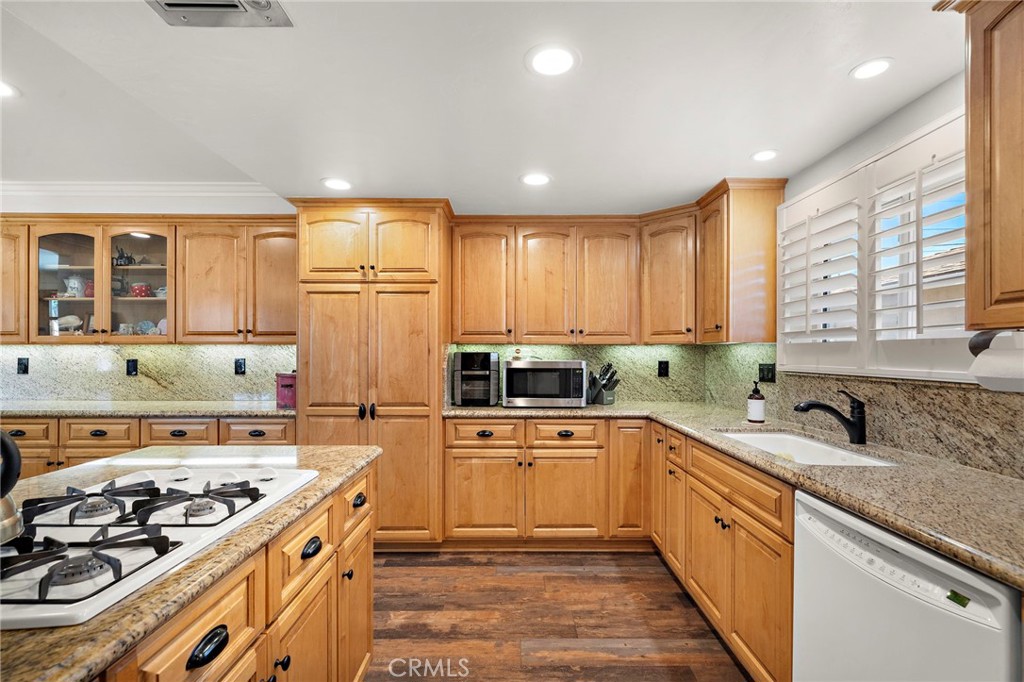 9551 Starling, Fountain Valley CA 92708 - photo 5