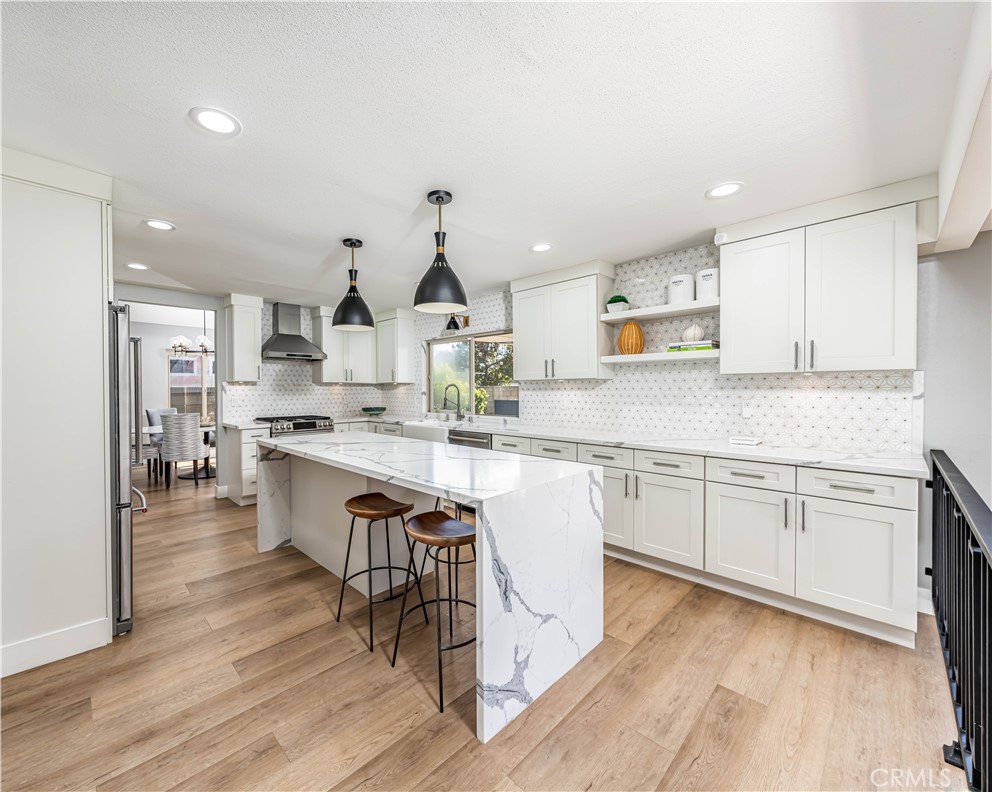 Seating for 4 in the island - 9604 Newfame, Fountain Valley CA 92708 - photo 4