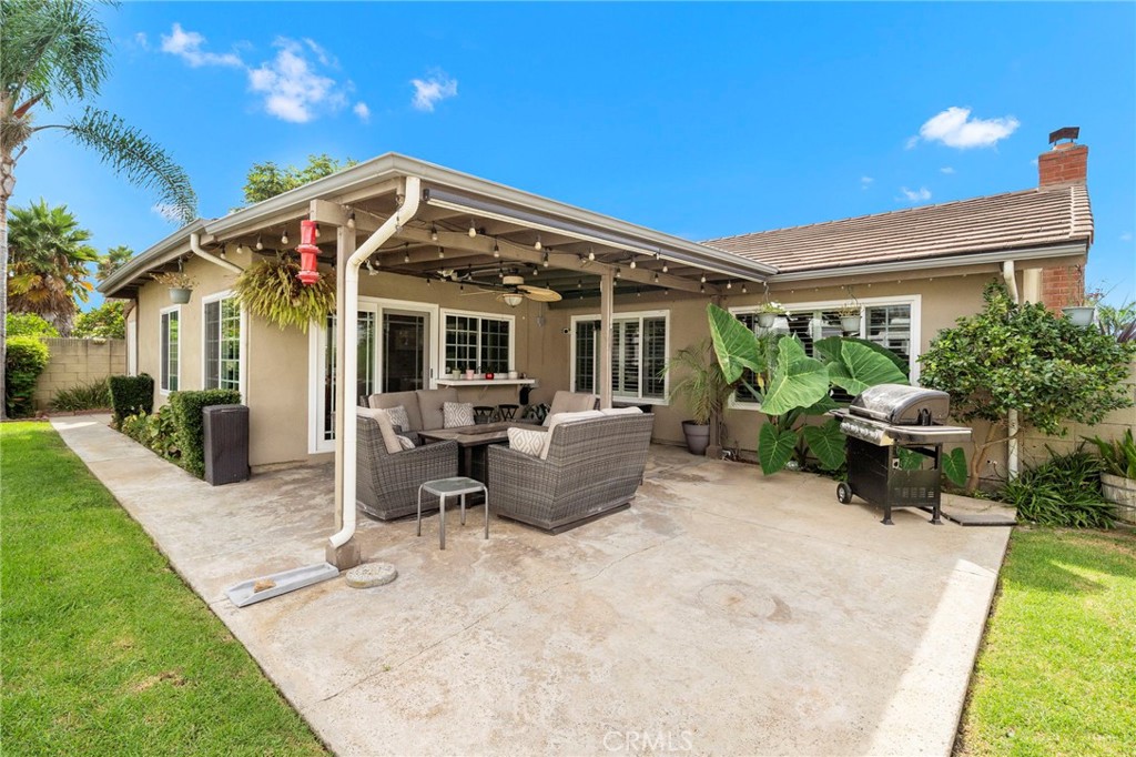 cement patio - 9735 Hibiscus Avenue, Fountain Valley CA 92708 - photo 27
