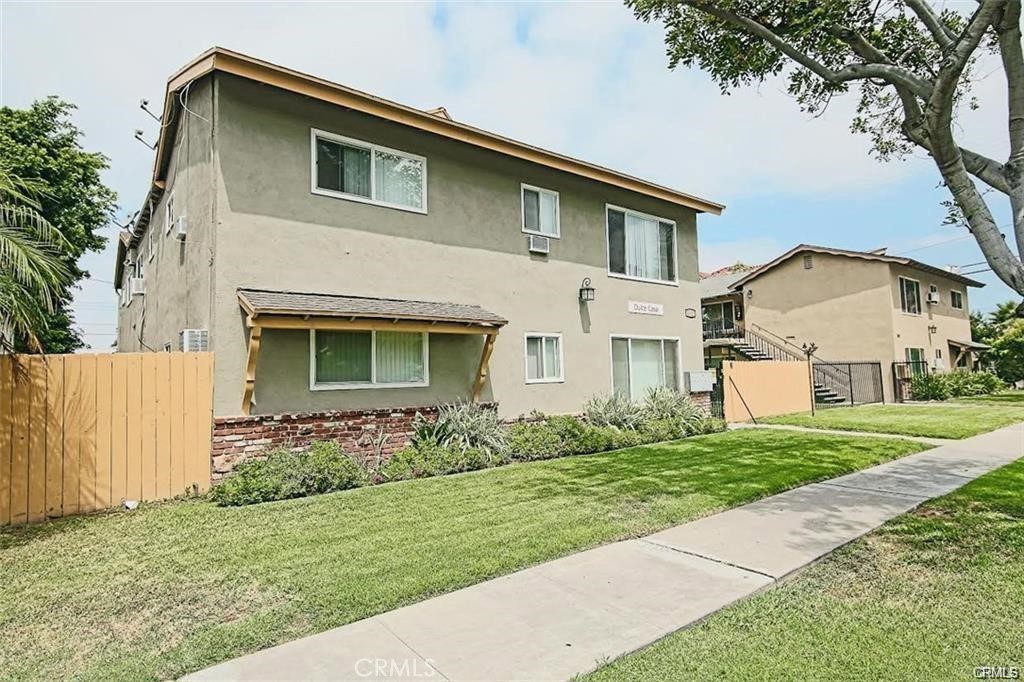 1007 S Tamarack Drive 1, Fullerton CA 92832 - photo 1
