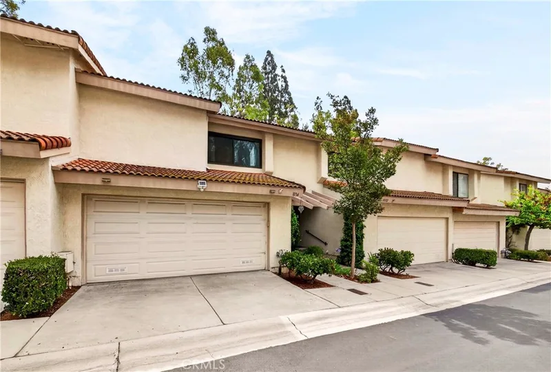 1034 Creekside Drive, Fullerton, CA 92833