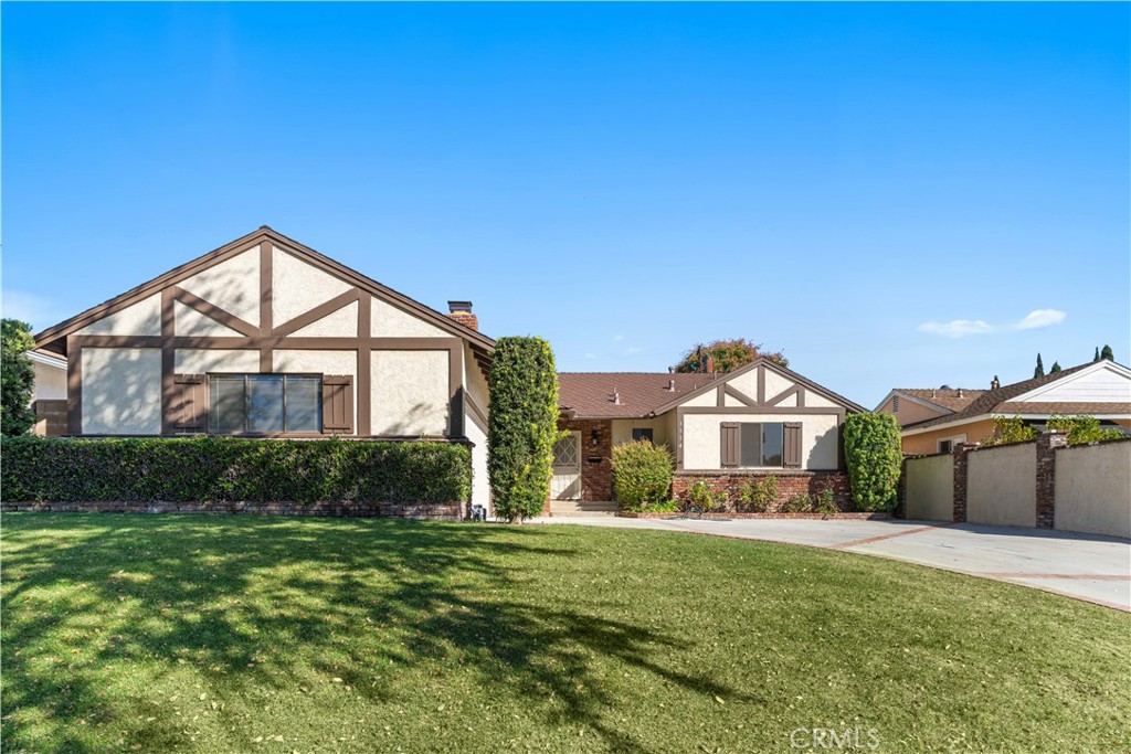 1114 N Acacia Avenue, Fullerton CA 92831 - photo 2