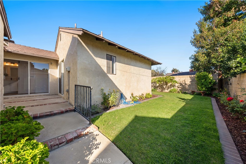 1114 N Acacia Avenue, Fullerton CA 92831 - photo 6