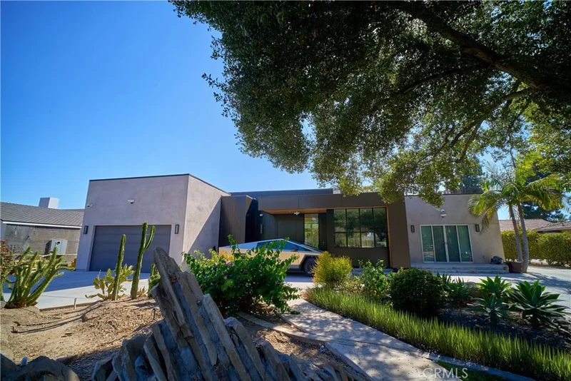 1119 Crestview Drive B, Fullerton, CA 92833