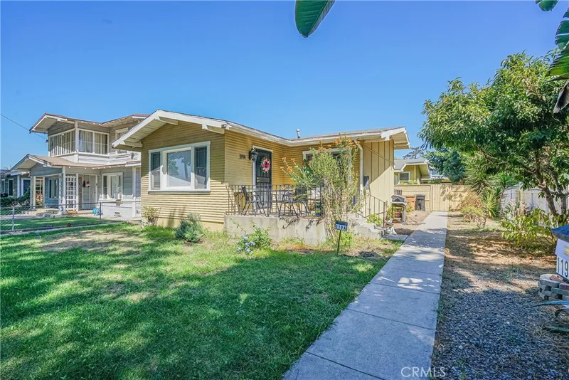 119 W Valencia Drive, Fullerton, CA 92832