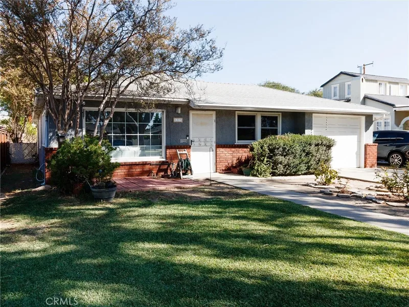 1227 Grove, Fullerton, CA 92831